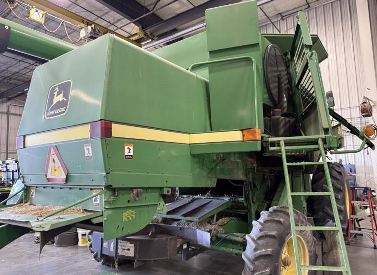 1996 John Deere 9500 Combine - Image 5
