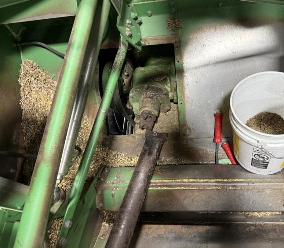 1996 John Deere 9500 Combine - Image 8