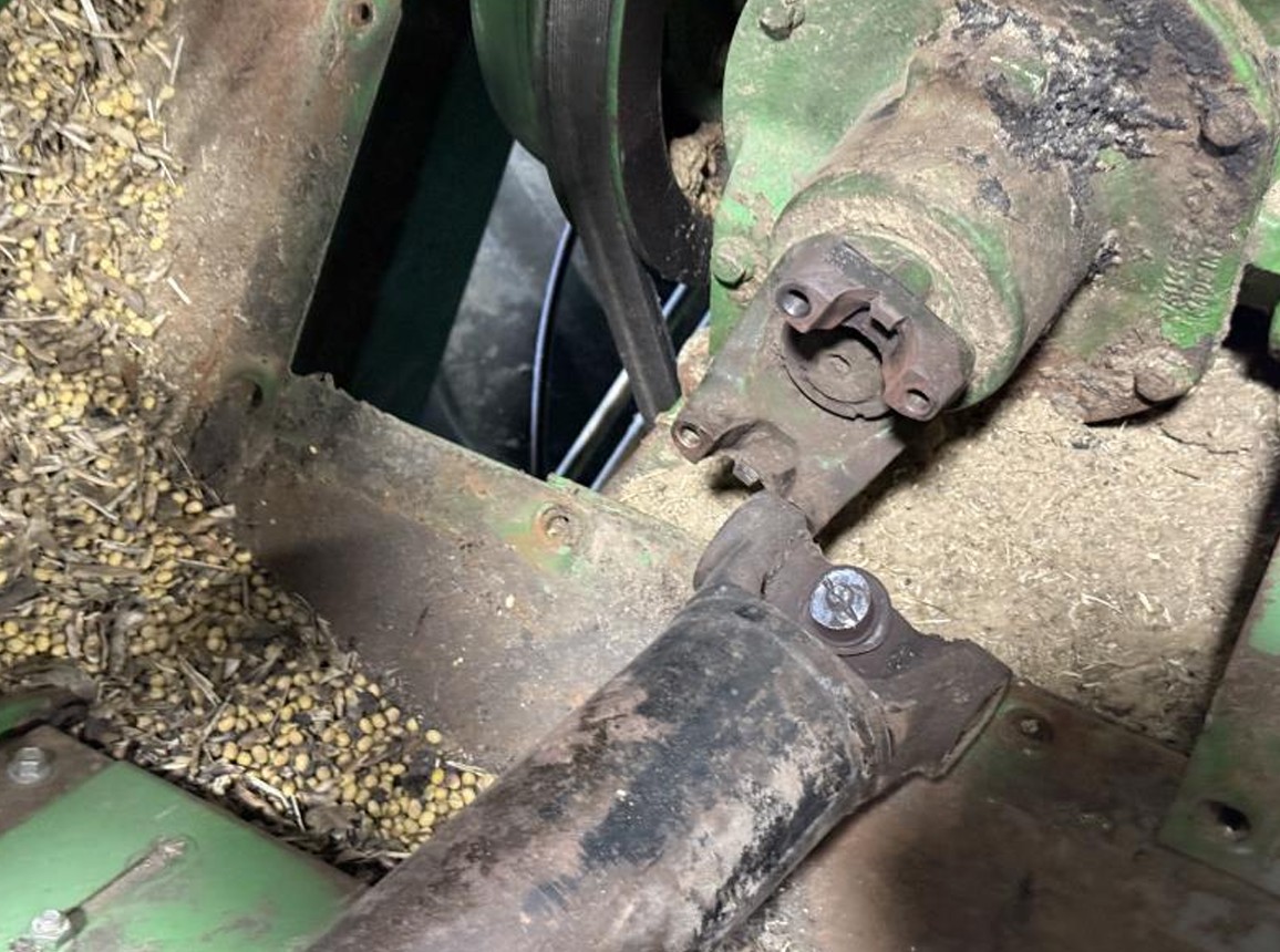 1996 John Deere 9500 Combine - Image 9