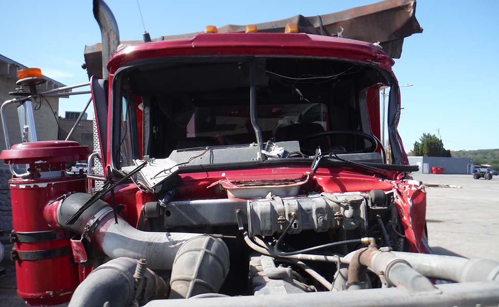 1996 Mack RD688S Roll-off Dump Truck - Image 12