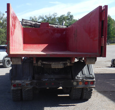 1996 Mack RD688S Roll-off Dump Truck - Image 5