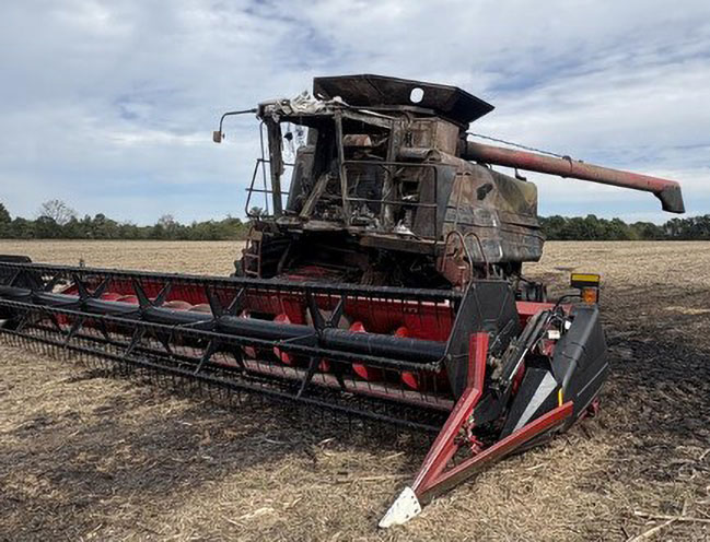 1997 CASE IH 2188 Combine - Image 2
