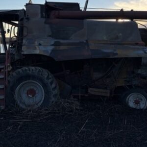 1998 Case IH 2388 Combine & 2001 CASE IH 1052 Header