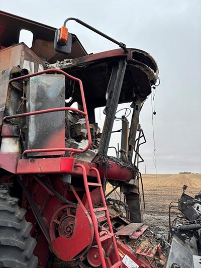 2000 CASE IH 2388 Combine - Image 8
