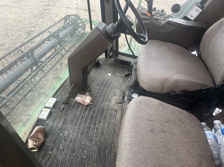 2001 John Deere 9750 STS Combine - Image 20