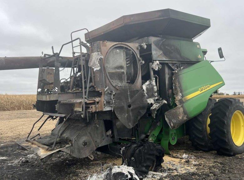 2001 John Deere 9750 STS Combine - Image 4