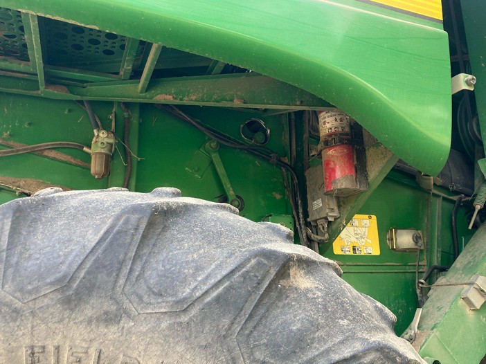 2003 John Deere 9660 STS Combine - Image 6