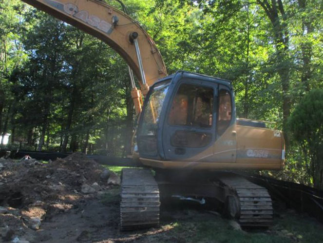 2005 CASE IH CX160 Excavator - Image 2