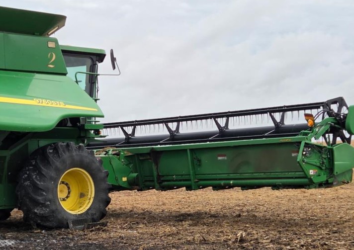 2005 John Deere 9760 STS Combine - Image 2