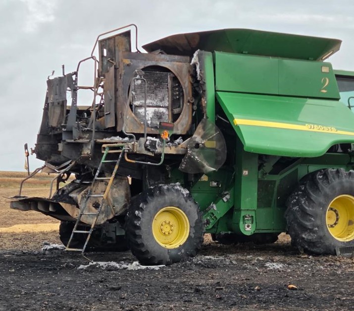 2005 John Deere 9760 STS Combine - Image 3