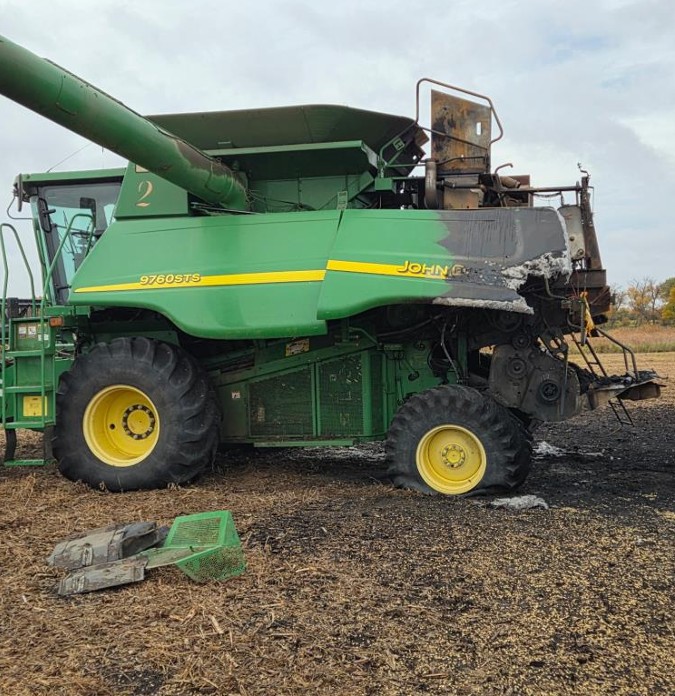 2005 John Deere 9760 STS Combine