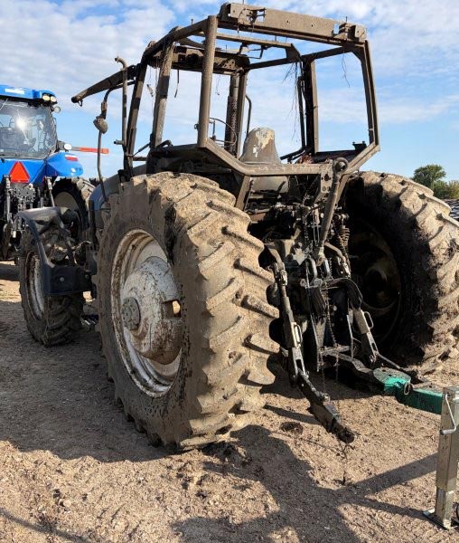 2005 New Holland TM140 Tractor - Image 6