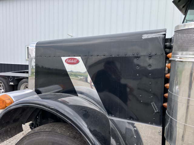 2005 Peterbilt 379 - Image 15