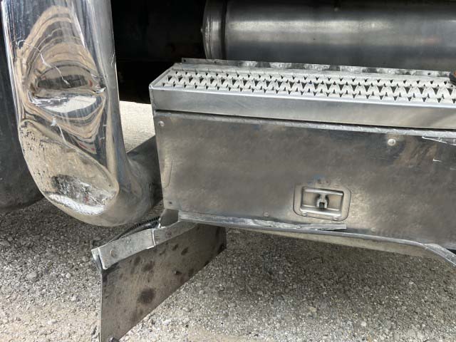 2005 Peterbilt 379 - Image 31