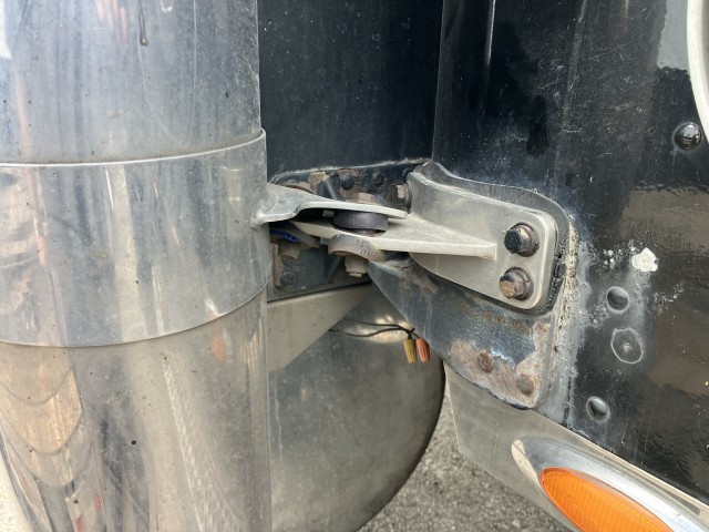 2005 Peterbilt 379 - Image 33
