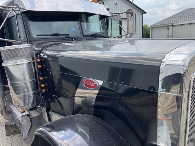 2005 Peterbilt 379 - Image 6