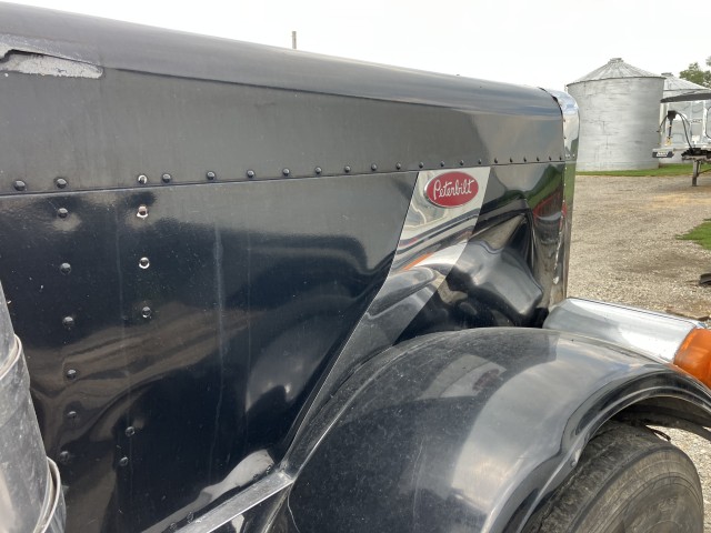 2005 Peterbilt 379 - Image 8