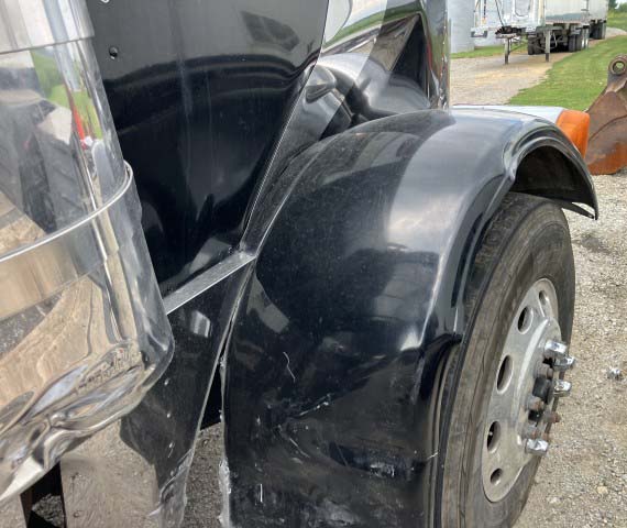 2005 Peterbilt 379 - Image 9