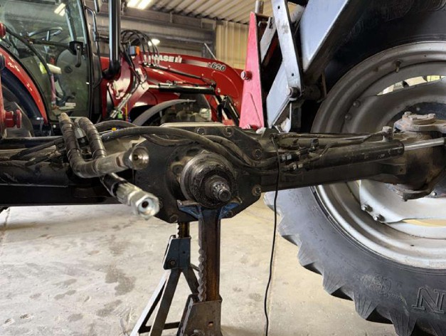 2006 CASE IH MXU125 Tractor - Image 15
