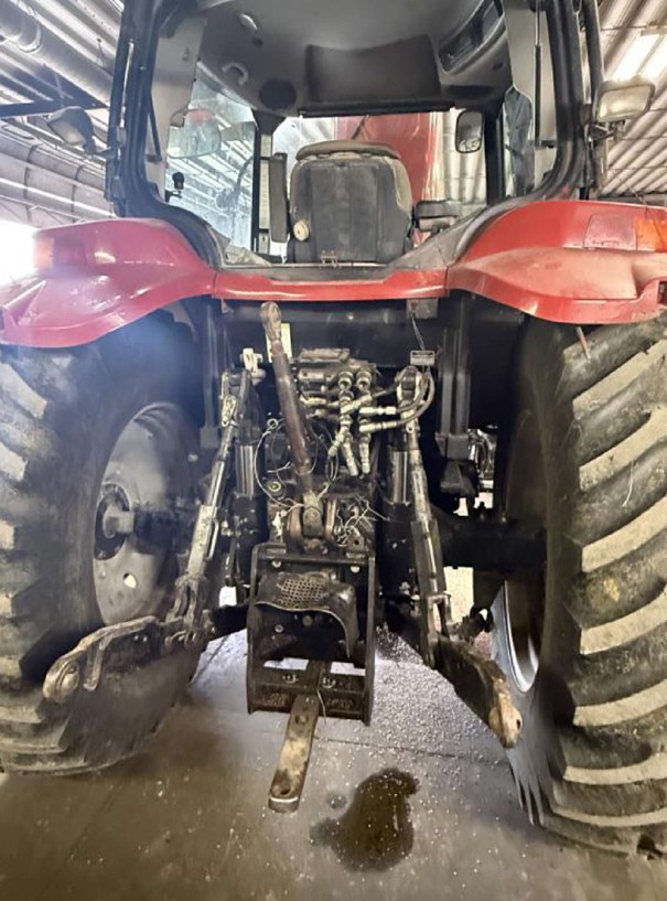 2006 CASE IH MXU125 Tractor - Image 8
