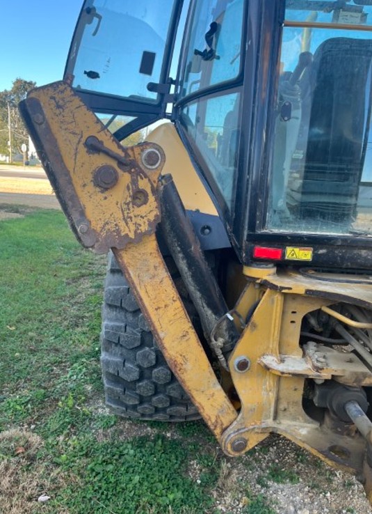 2006 Caterpillar 420E Backhoe - Image 10