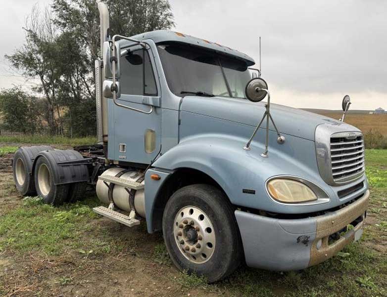 2006 Freightliner CL120