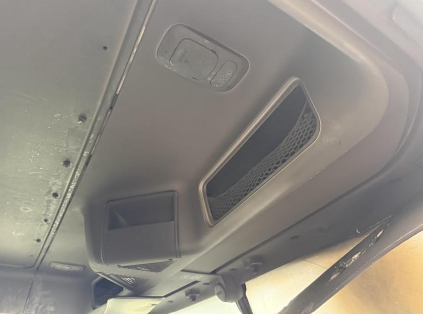 2006 Freightliner CL120 - Image 18