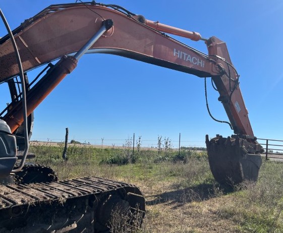 2006 Hitachi ZX200LC-3 Excavator - Image 8