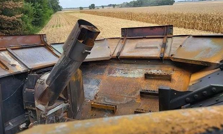 2006 John Deere 9660 STS Combine - Image 13