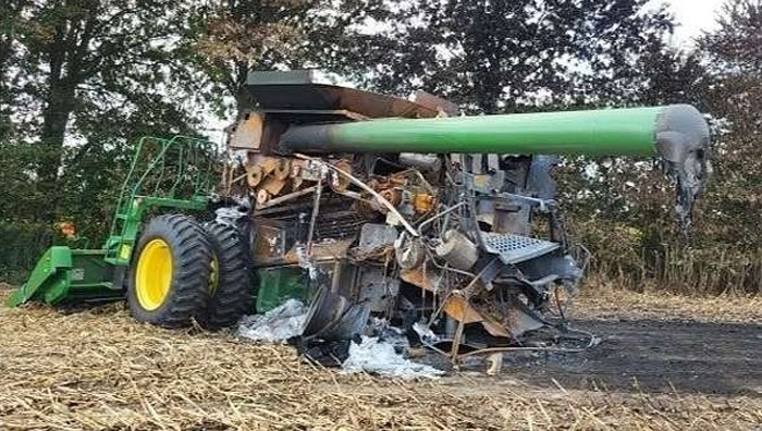 2006 John Deere 9660 STS Combine - Image 3