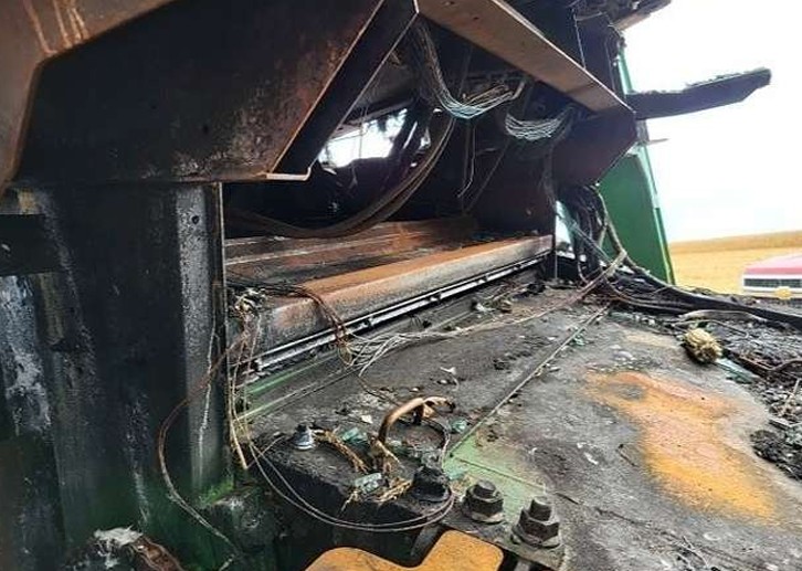 2006 John Deere 9660 STS Combine - Image 32