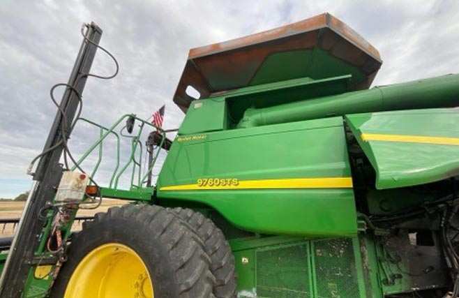 2006 John Deere 9670 STS Combine - Image 10