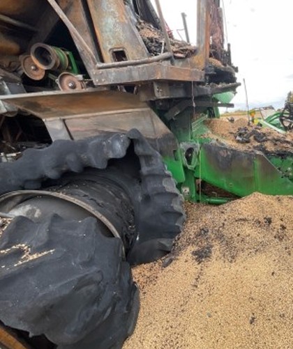 2006 John Deere 9670 STS Combine - Image 12