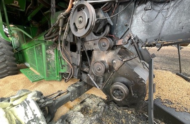 2006 John Deere 9670 STS Combine - Image 13