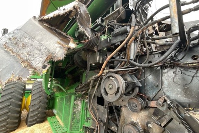 2006 John Deere 9670 STS Combine - Image 14