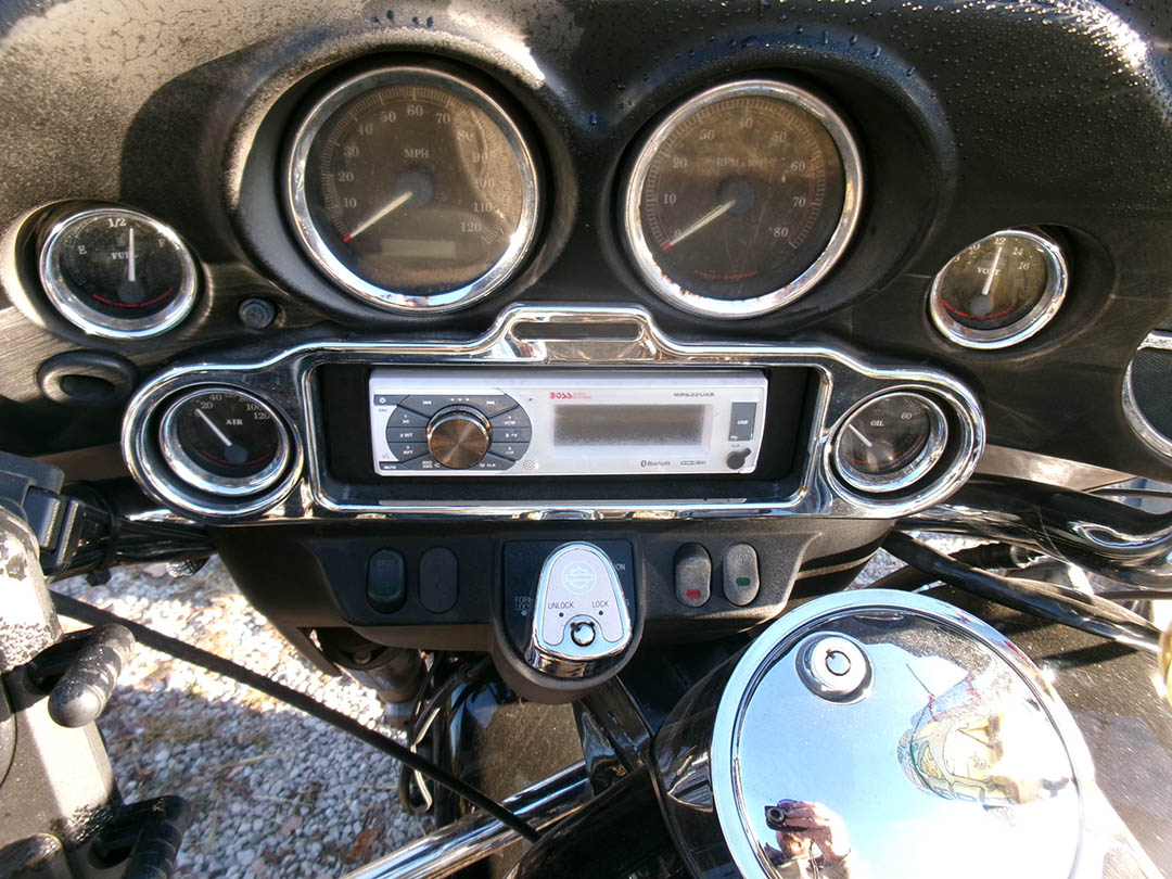 2007 Harley-Davidson Electra Glide FLHT Motorcycle - Image 11