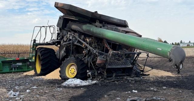 2008 John Deere 9770 Combine/John Deere RD30F Hydraflex Header
