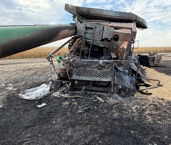 2008 John Deere 9770 Combine/John Deere RD30F Hydraflex Header - Image 3