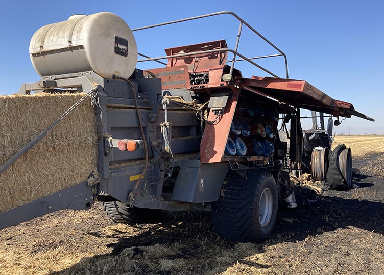 2008 Massey Ferguson 2170 Baler - Image 4