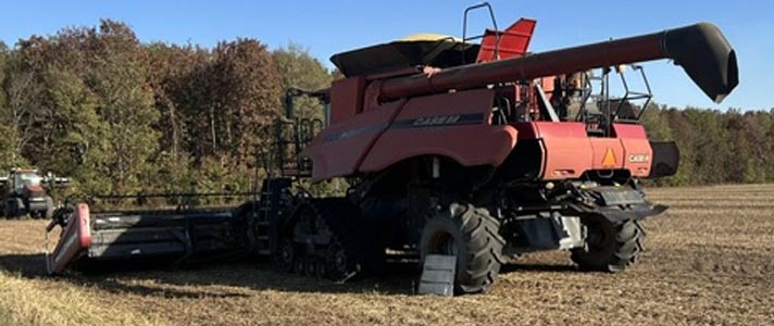2009 CASE IH 8120 Combine - Image 2