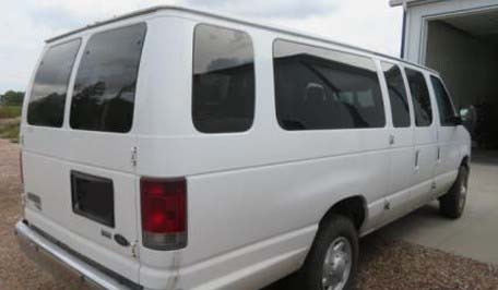 2009 Ford E-350 Econoline Van - Image 4