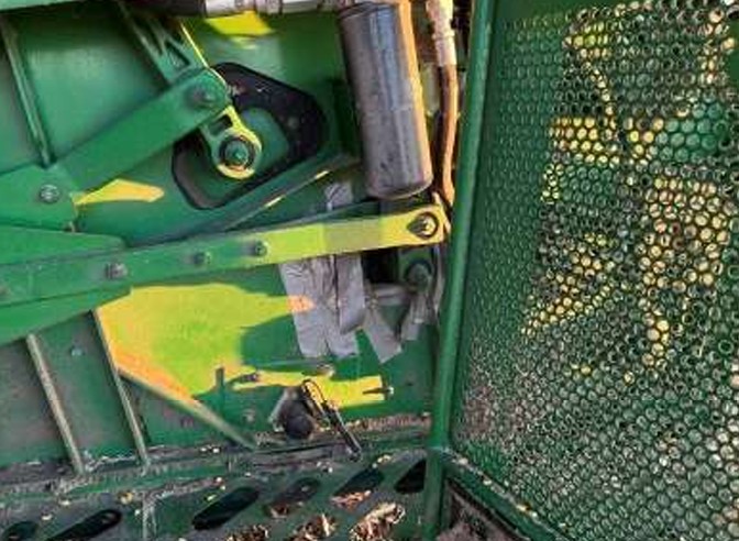 2009 John Deere 9670 STS Combine - Image 7