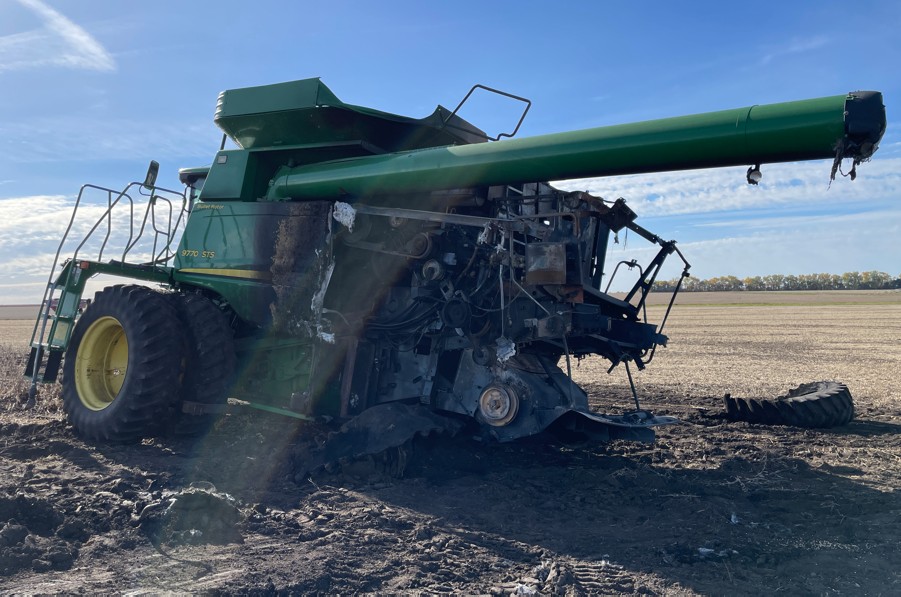 2009 John Deere 9770 Combine - Image 2