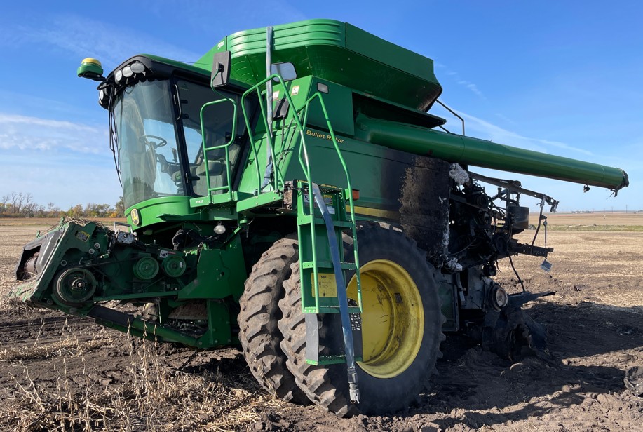 2009 John Deere 9770 Combine - Image 3