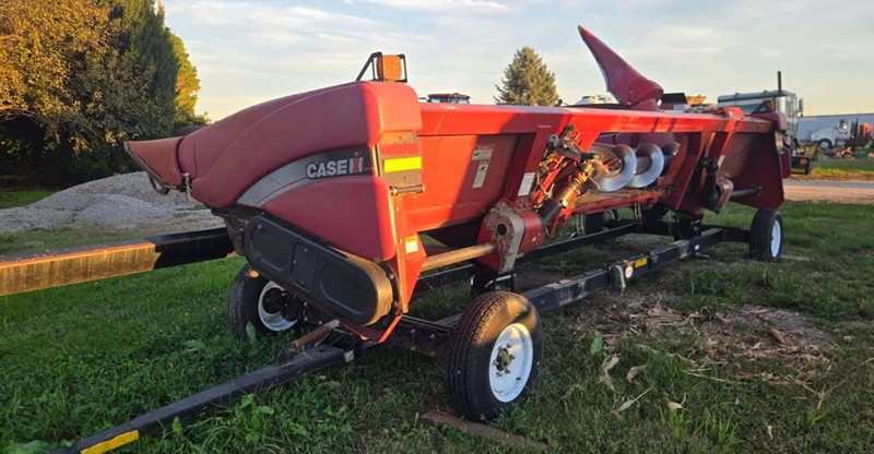 2010 CASE IH 3208 Corn Header - Image 4