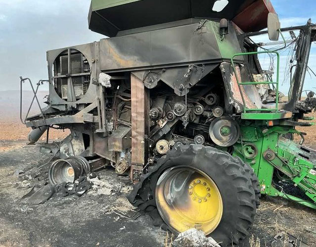 2010 John Deere 9870 Combine/2021 MacDon FD140 Flexdraper Header - Image 7