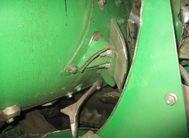 2010 John Deere 9770 STS Combine - Image 14