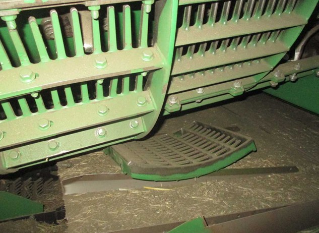 2010 John Deere 9770 STS Combine - Image 15