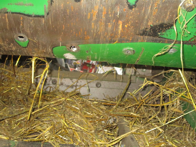 2010 John Deere 9870 Combine - Image 18