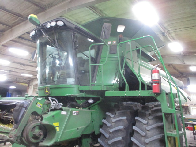 2010 John Deere 9870 Combine - Image 2